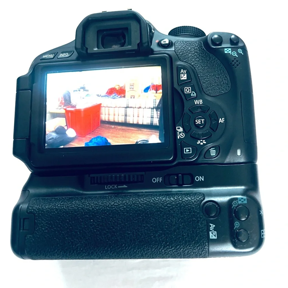 Canon EOS T5i 18.0MP DSLR Digital Camara Near Mint Conditions Great Working